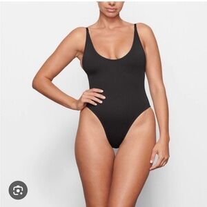 Skims recycled scoop neck one piece sz small